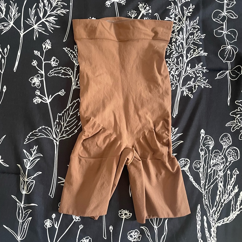 SKIMS Shapewear Shorts